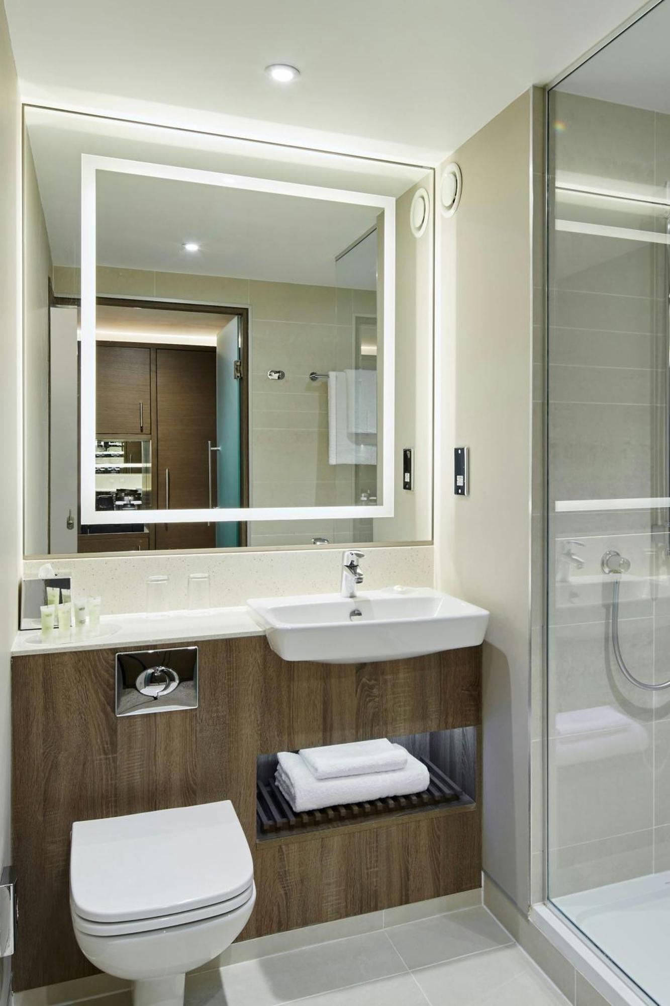 Courtyard By Marriott Oxford South Hotel Abingdon-on-Thames Buitenkant foto